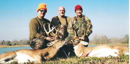 deer hunters group pic 002 (2)